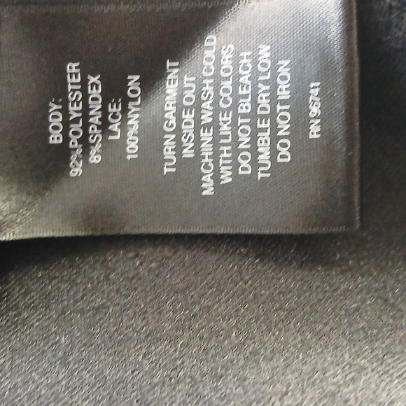 Signature Studio Elegant Black Velvet/lace Women's Top Size Medium - Picture 7 of 7